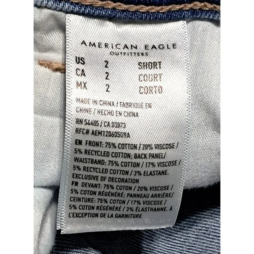 American Eagle Mom Jeans‎ Sz 2 Short Light Wash Distressed Ripped Denim Stretch